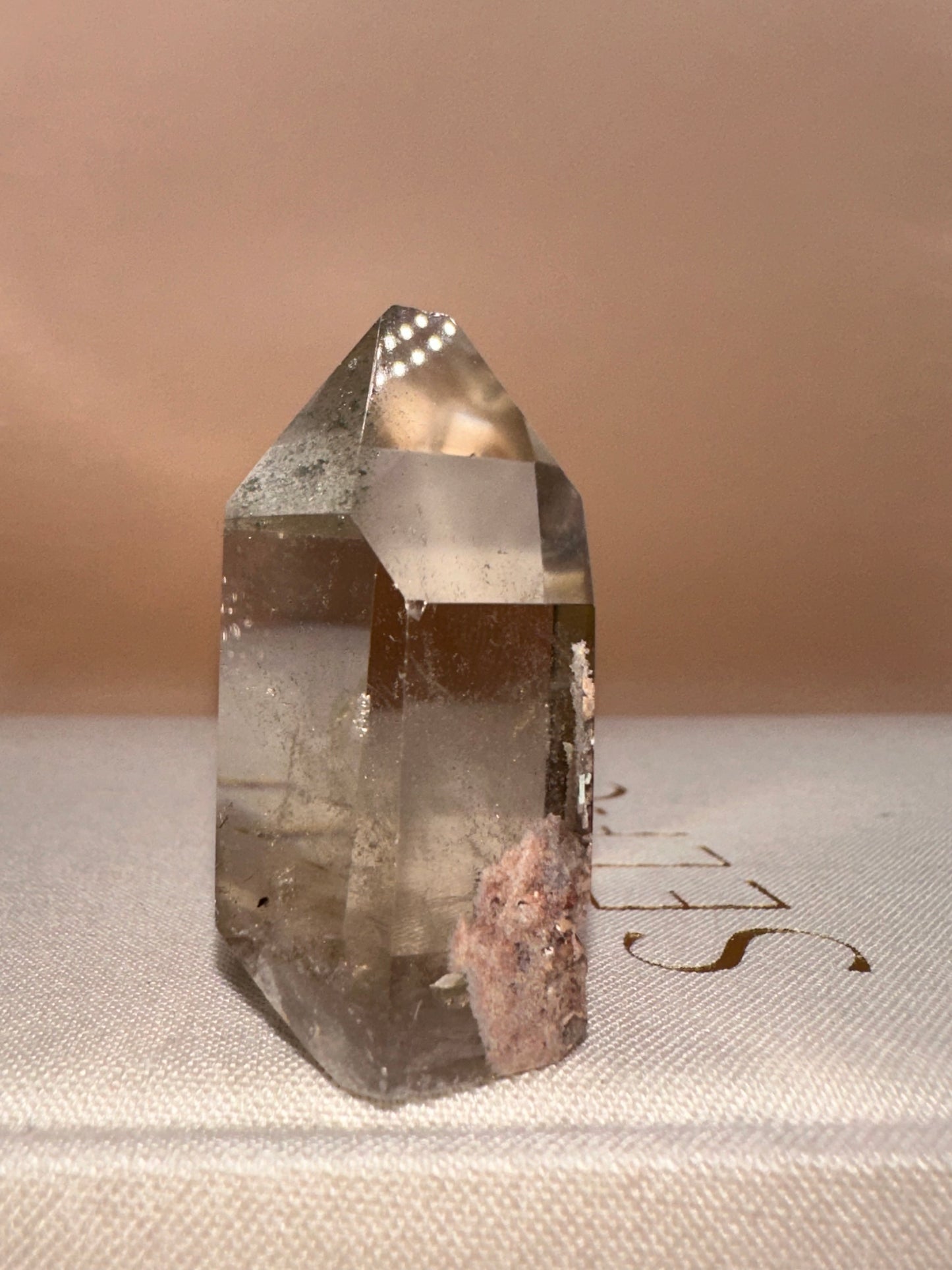 Medium White Polished Part Raw Lodalite